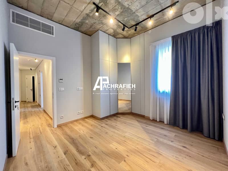 250 Sqm - Apartment For Rent In Achrafieh - شقة للأجار في الأشرفية 16