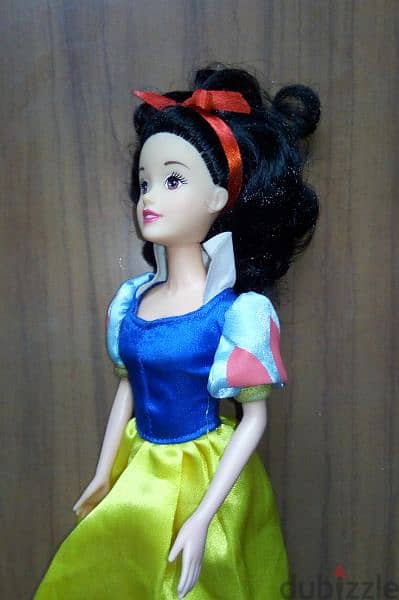 PRINCESS SNOW WHITE dressed Disney Great doll has bend legs +Shoes=18$ 4