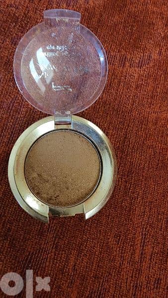 p2 eyeshadow gold bronze