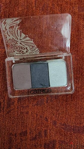 Catrice eyeshadow palette make up 0