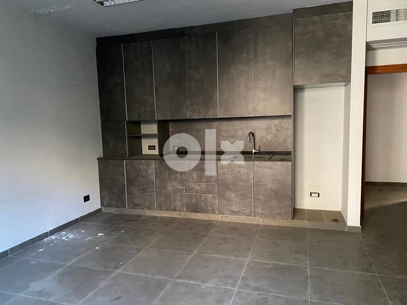 L10138-Spacious Office for Rent In Achrafieh Tabaris 8
