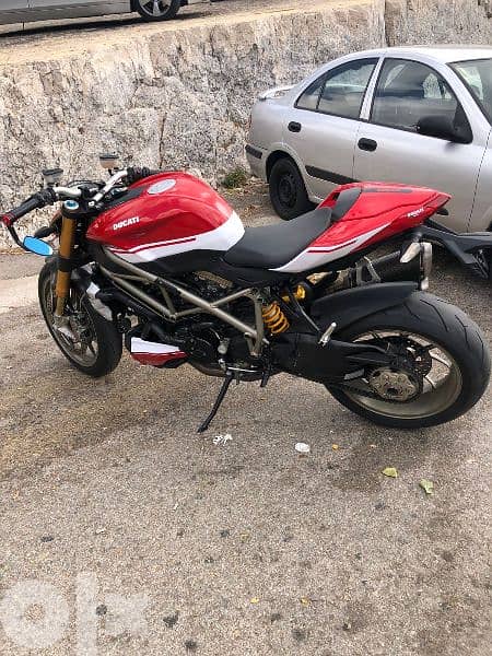 Streetfighter 1098 S      6000$ 3