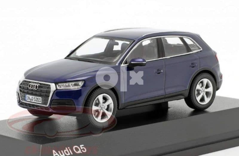 Audi Q5 (2015) diecast car model 1:43. 1
