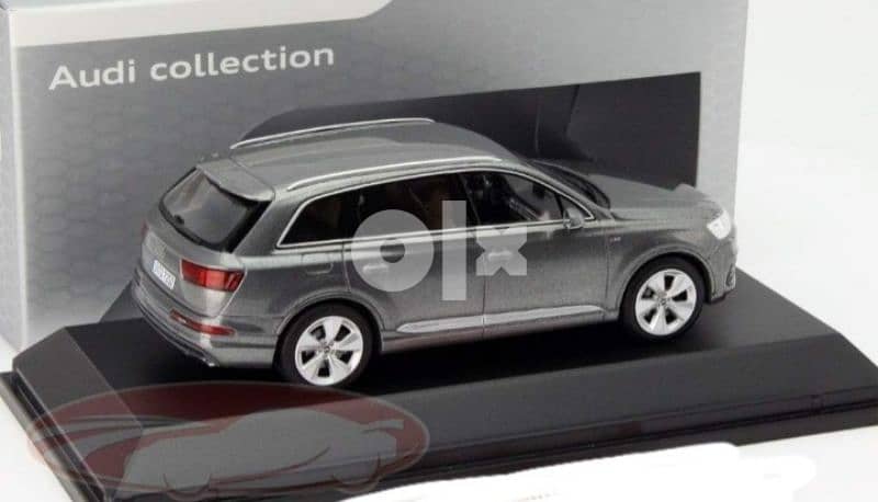 Audi Q7 (2015) diecast car model 1:43. 4
