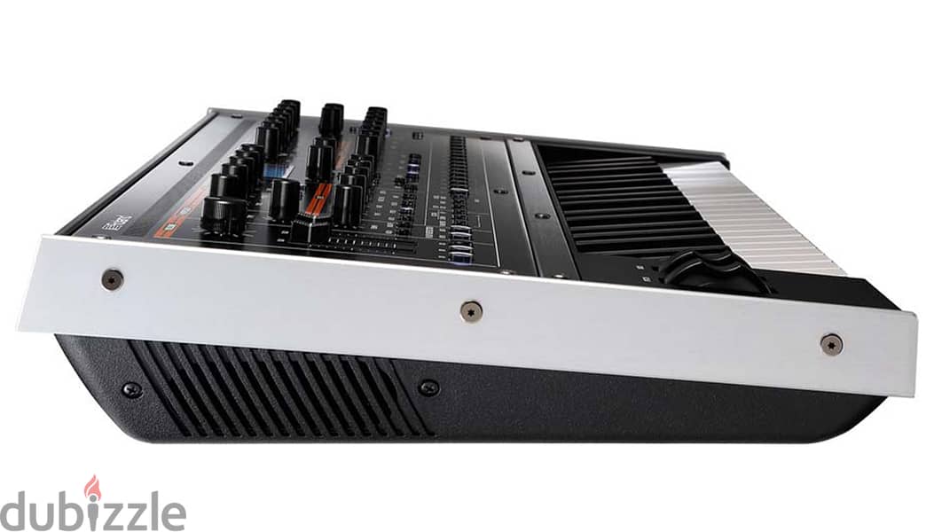 Roland Jupiter-XM Synthesizer 3