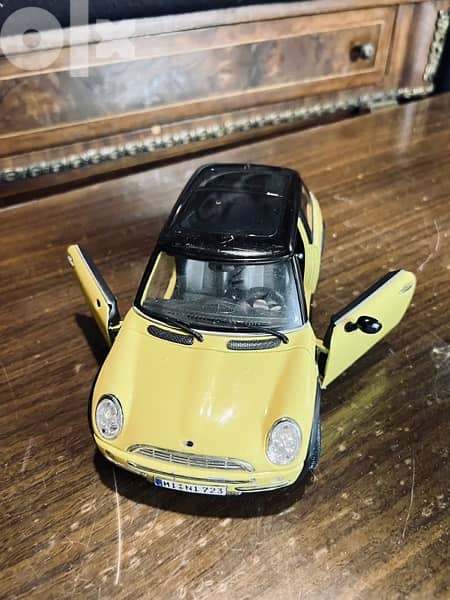 diecast car Mini Cooper scale 1:18 2