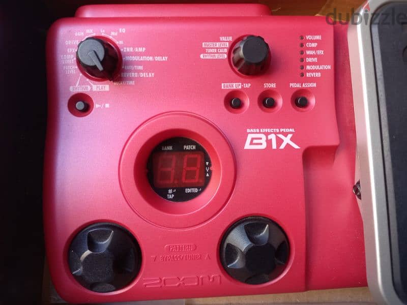 Zoom B1X Multi Effects bass pedal 1