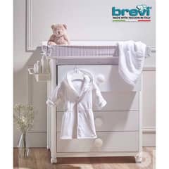 brevi dresser with built_in bathtub