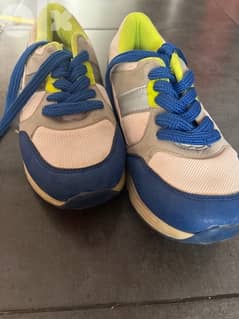 shoes size 34 used as new