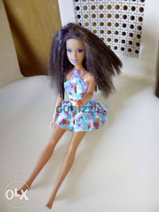 Barbie brunette doll in a floral dress 2005 not flexi legs style=14$ 2