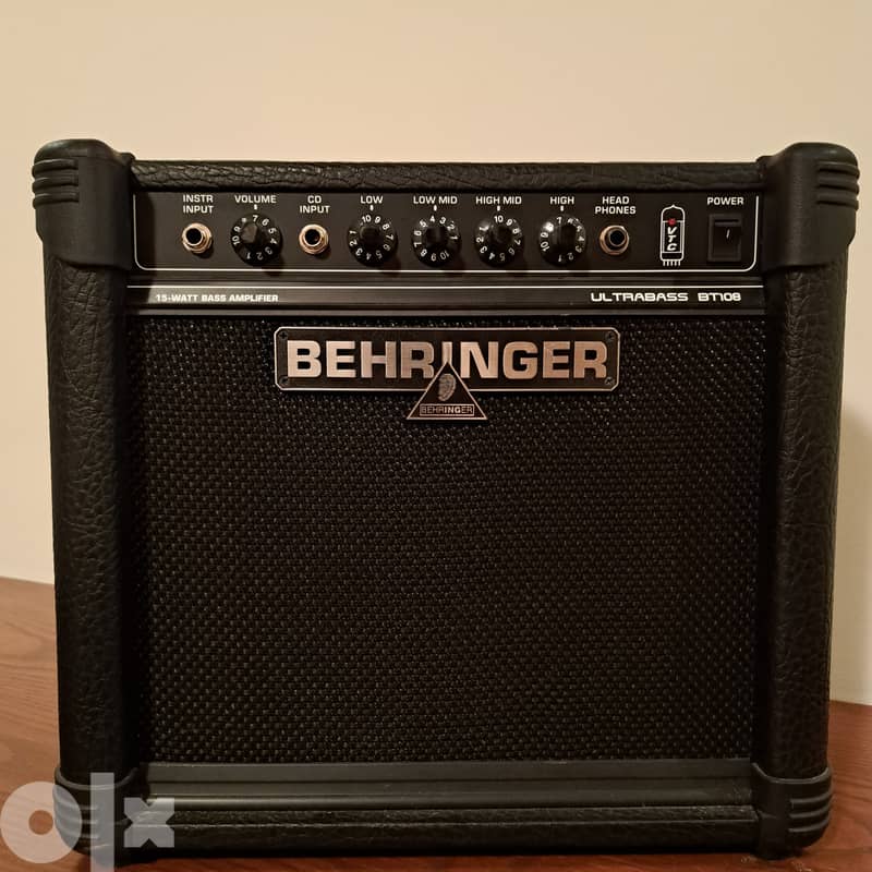 Behringer bass amp 15 watts 1