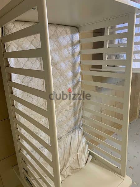 MAMAS & PAPAS WHITE CRIB WITH ORIGINAL MAMAS AND PAPAS MATTRESS 4