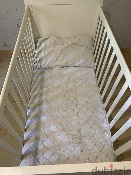 MAMAS & PAPAS WHITE CRIB WITH ORIGINAL MAMAS AND PAPAS MATTRESS 5