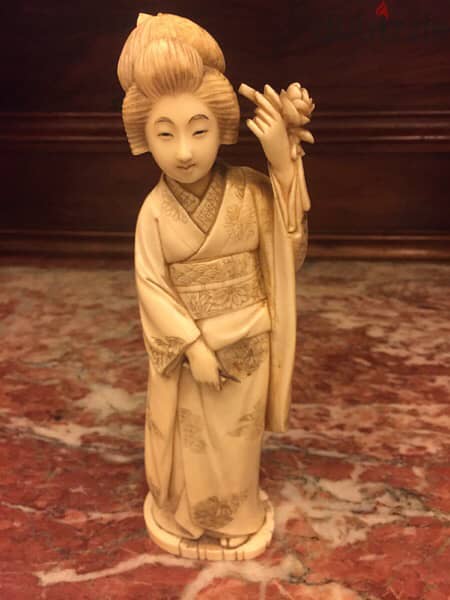 antique Meiji period Geisha statue signed 3