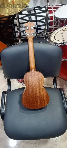 concert ukulele 23" 1