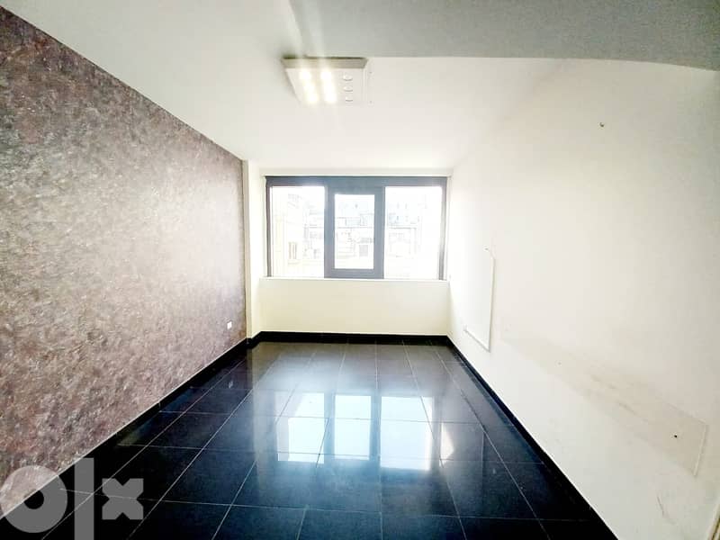 AH22-1276 Office for rent in Beirut, Clemenceau, 100m, $ 900 cash 0