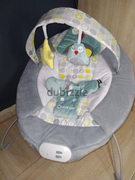 Musical and vibrating baby bouncer 2