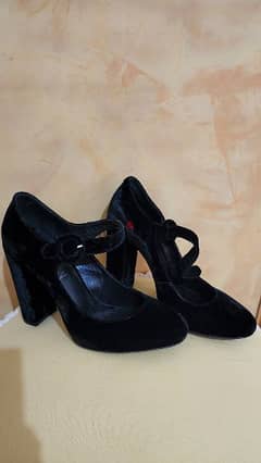 velvet black heels shoes 39 سكربينة مخمل 0