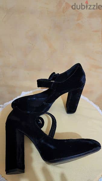 velvet black heels shoes 39 سكربينة مخمل 2