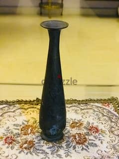 antique vase 0