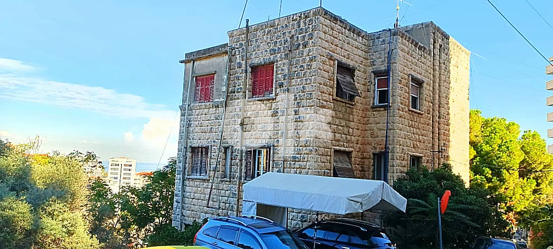L10307-Traditional Building For Sale In Jounieh 1