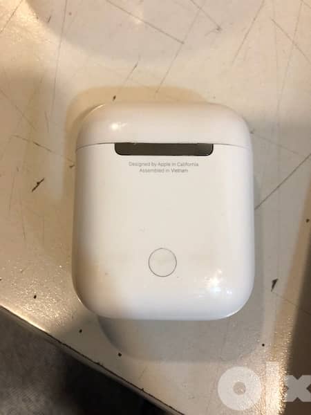 Empty Apple Airpods 1 Charging Case 1