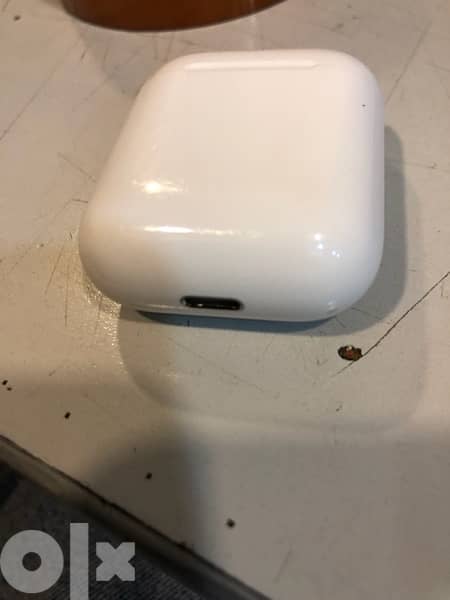 Empty Apple Airpods 1 Charging Case 3