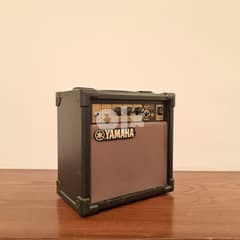 Yamaha GA10 Eelectric Guitar Amp 0