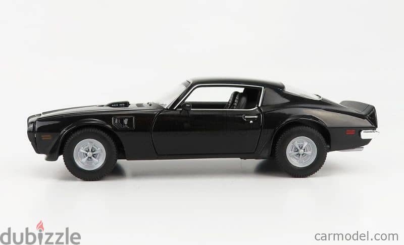Pontiac Firebird (1972) diecast car model 1:24. 1