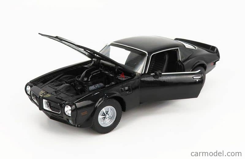 Pontiac Firebird (1972) diecast car model 1:24. 4