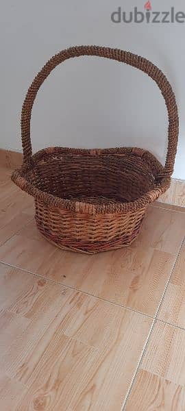 Basket height 20cm and width 40cm. سلًة 3