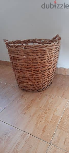 Basket height 17cm and width 48cm. سلًة 1