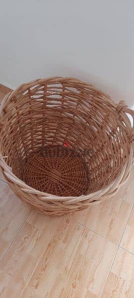 Basket height 17cm and width 48cm. سلًة 2