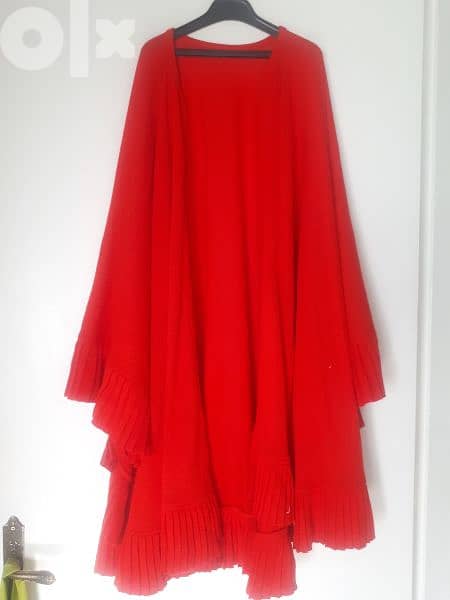 Red Cape in very good condition 0