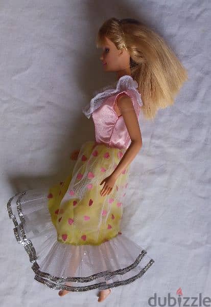 PRETTY FLOWERS Barbie Vintage Mattel dressed great doll 1999 bend legs 4