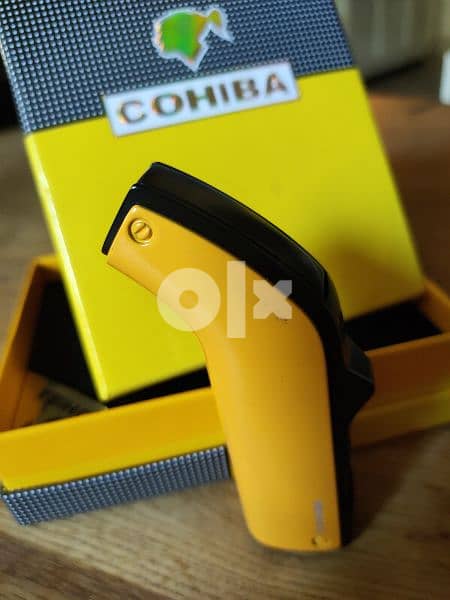 COHIBA CIGAR CUTTER & LIGHTER 2