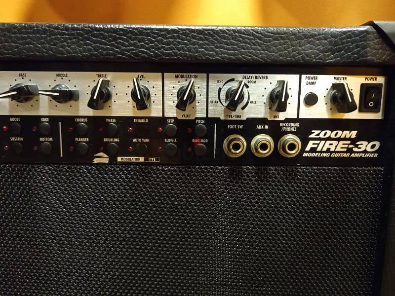 Zoom Fire-30 Combo Modelling guitar amplifier 2