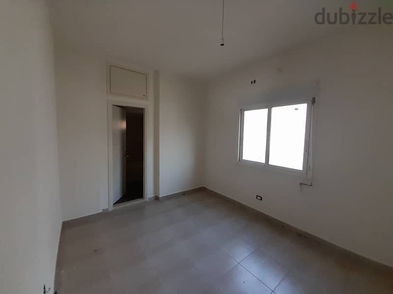 140 SQM Apartment in Tilal Ain Saadeh, Metn with Open Mountain View 3