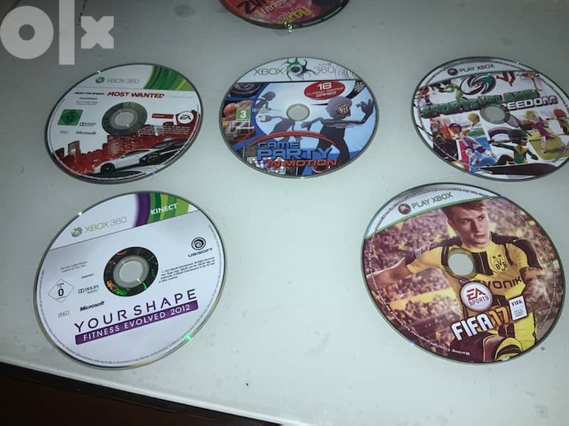 *Used Xbox 360 with All cds and 2 controllers* 9