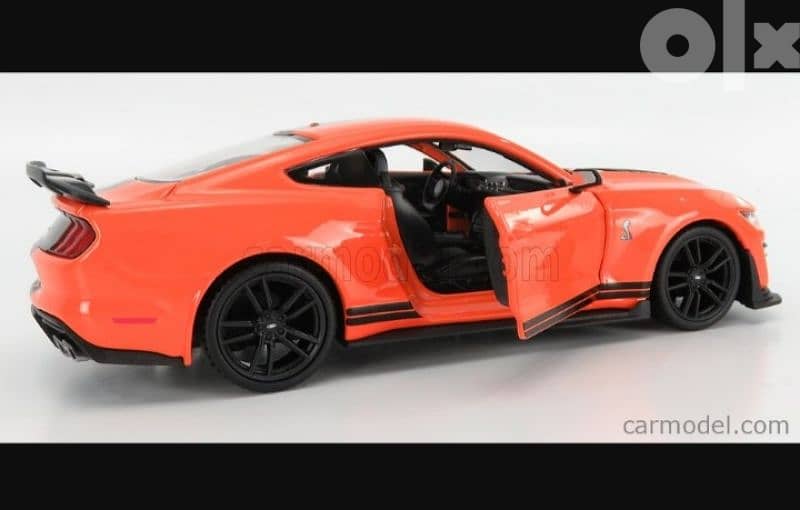 Ford Mustang GT (2020) diecast car model 1:24. 4