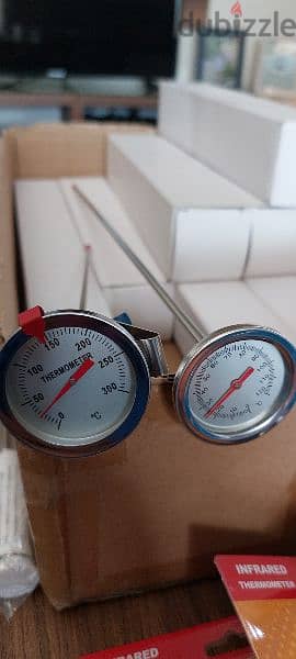 thermometer ميزان حرارة طويل