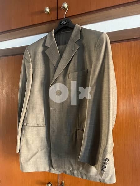 A suit for 100$ 3