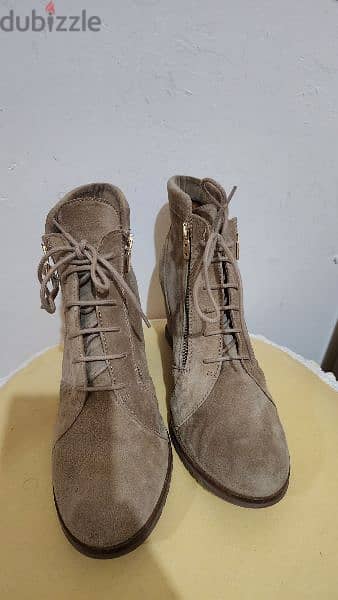 UTERQÜE guenuine leather suede ankle boots wedges shoes 41 بوط روكي 1