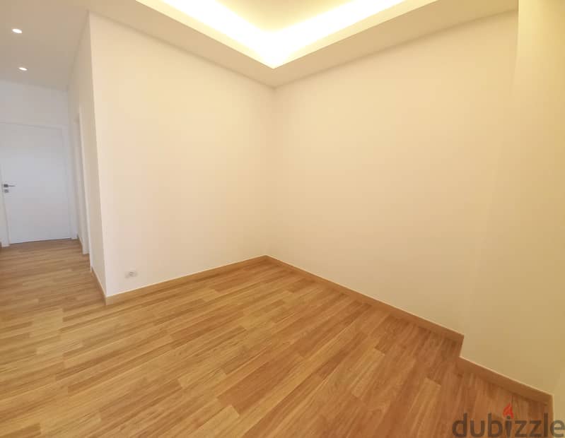 Luxurious Apartment - Hot Deal City View 3