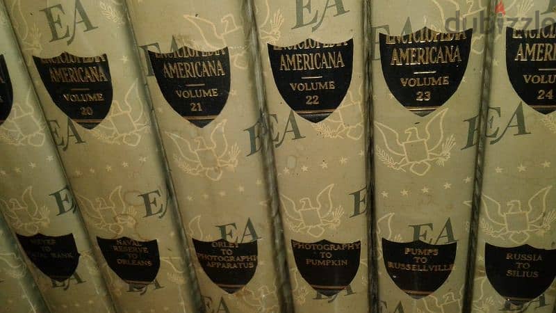 Encyclopedia AMERICANA 29 volumes + 2 Dictionaries 1