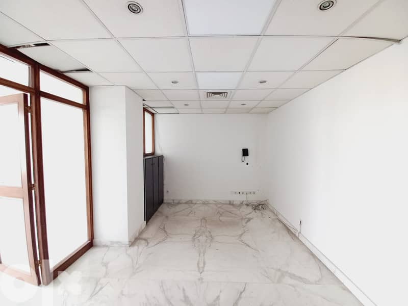 AH22-1330 Office for rent in Beirut, Tabaris, 80 m,$1,500 cash 0