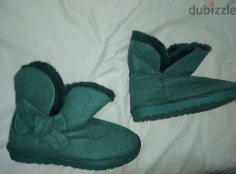 shoes green emerald ankle boots 38.39. 40 fur  1=7$ or 3=15$ 2