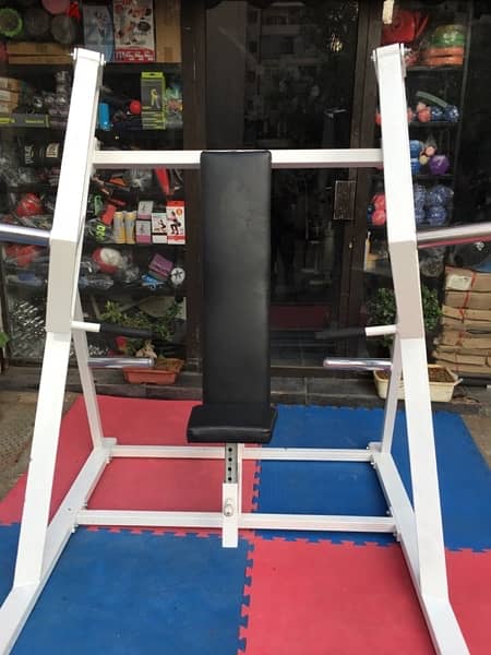 chest press hummer like new we have also all sports equipment 2