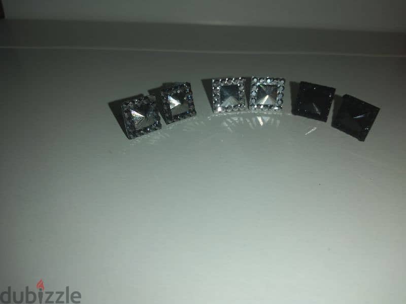 earrings square 3D . 3colours black silver and grey 2