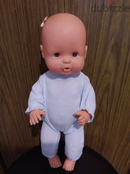 FAMOSA BABY GIRL original barely used Big & weared toy still good=15$ 1